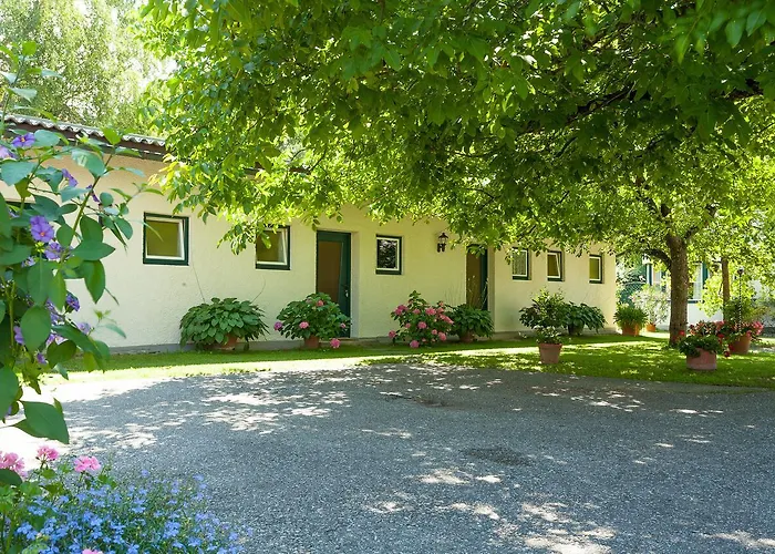 Kaernten Dr. Baumgartner * פאק אם סי