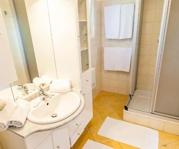 Kaernten Dr. Baumgartner פאק אם סי